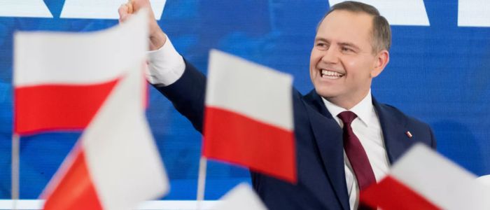 Poland's Nawrocki backs Ukraine but demands resolution on disputes